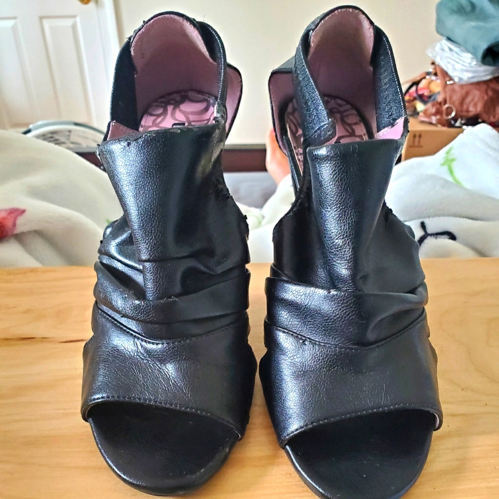 Unlisted peep-toe high heeled booties. size: 8 Black